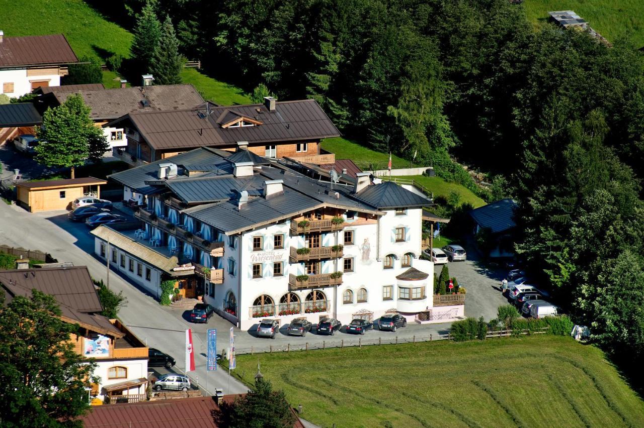 Hotel Wiesenegg Aurach bei Kitzbuehel Bagian luar foto